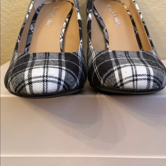 NWOT Kelly & Katie Black and White heels - Picture 4 of 9